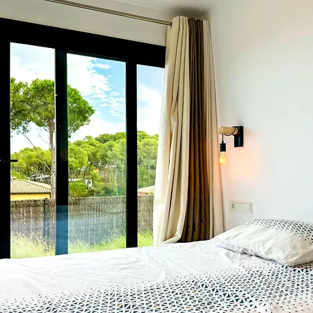 Conill - Espectacular Moderno Con Piscina Pals