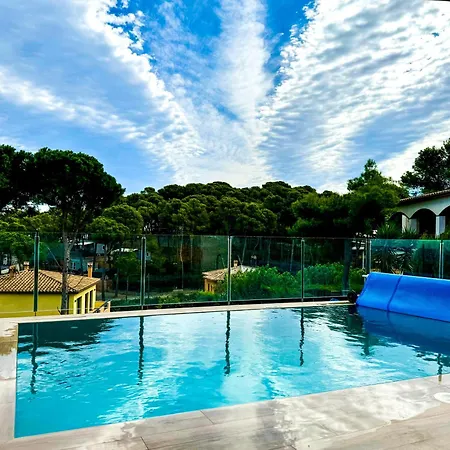 Conill - Espectacular Moderno Con Piscina Pals